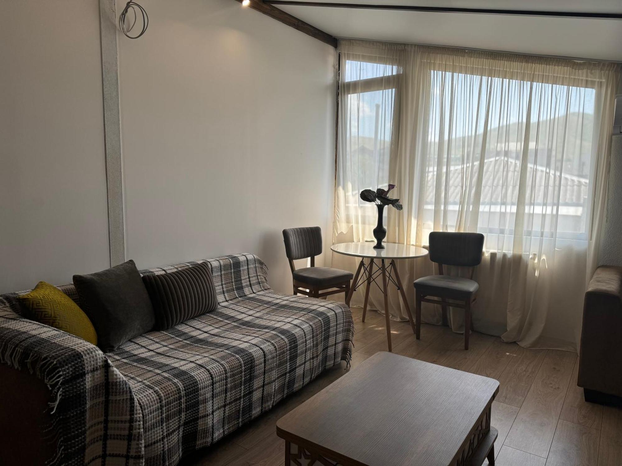 Guest House Elene Gori Exterior photo