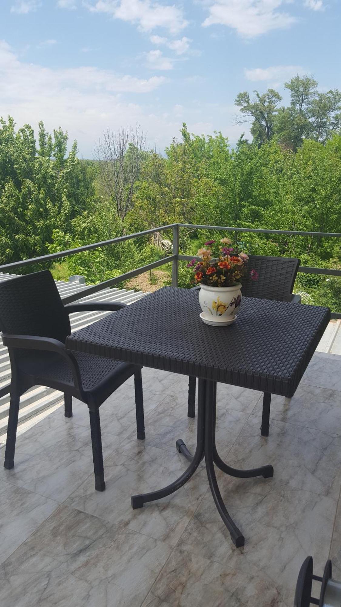 Guest House Elene Gori Exterior photo
