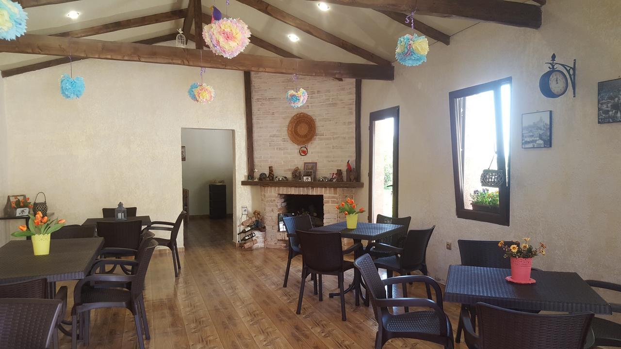 Guest House Elene Gori Exterior photo